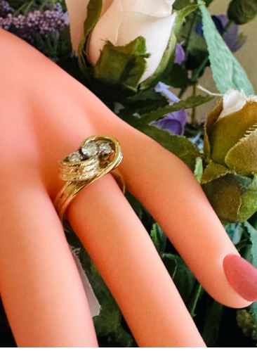 14kt yellow gold natural diamond vintage ring