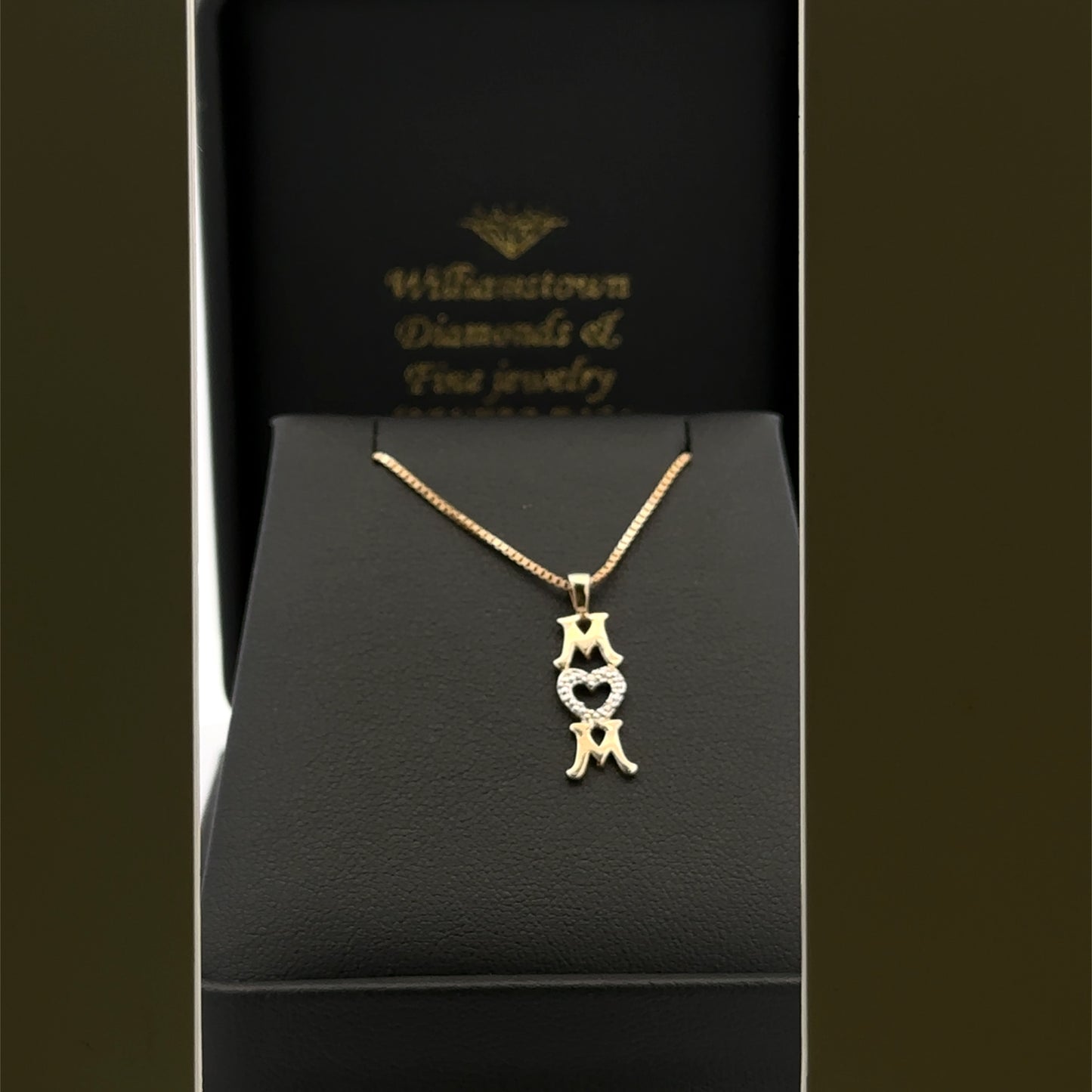 14kt yellow solid gold vintage mom pendant