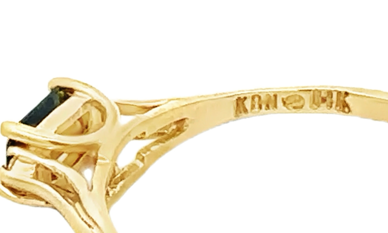 14kt yellow solid gold green tourmaline ring pre- owned