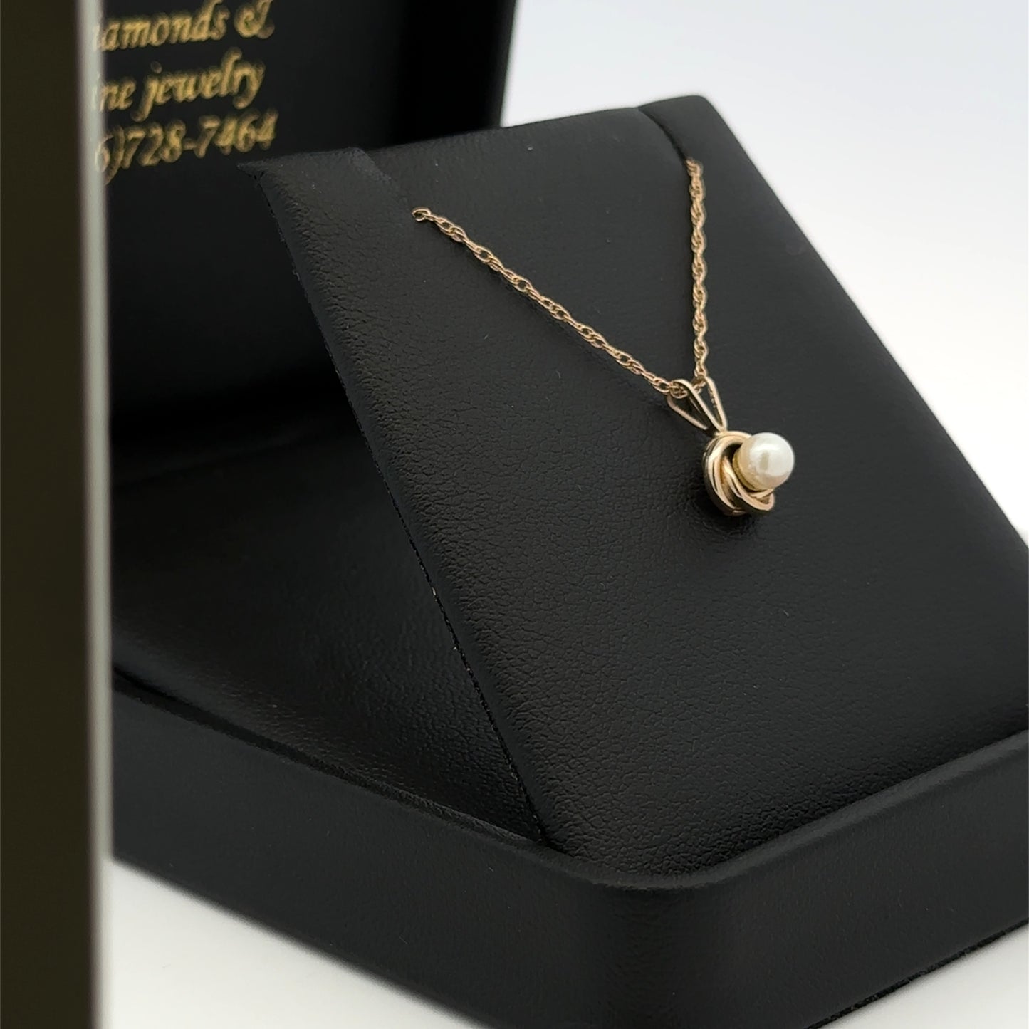 14kt yellow solid gold love knot Pearl pendant vintage