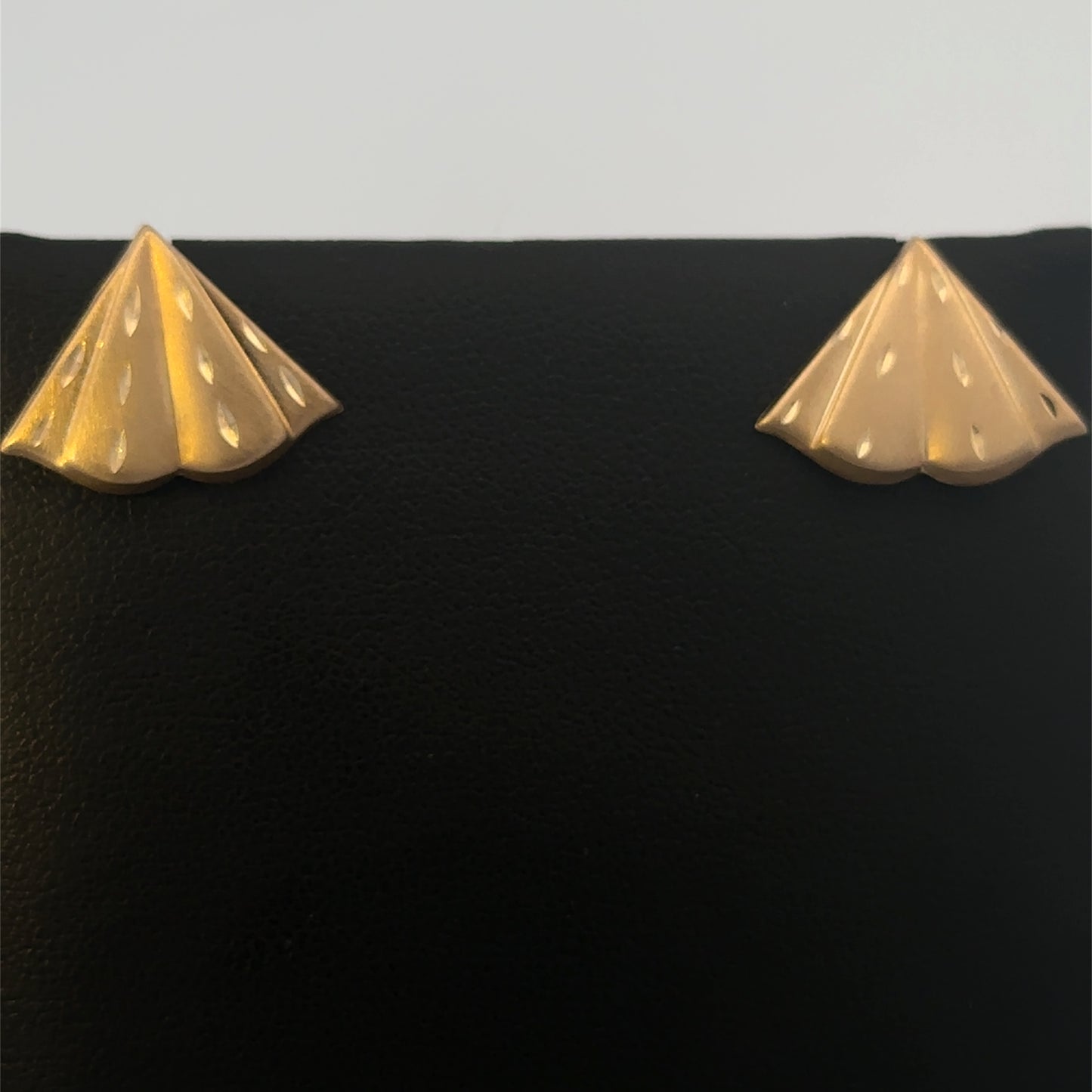 14kt yellow solid gold vintage earrings