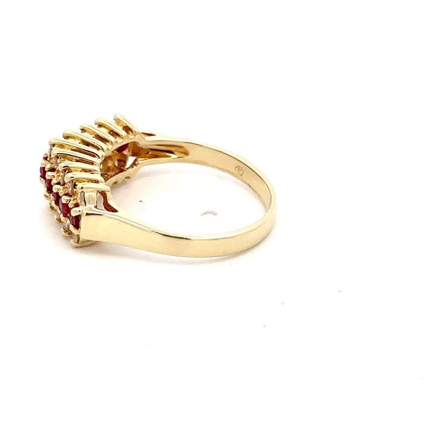 14 kt yellow gold vintage ruby and diamond ring