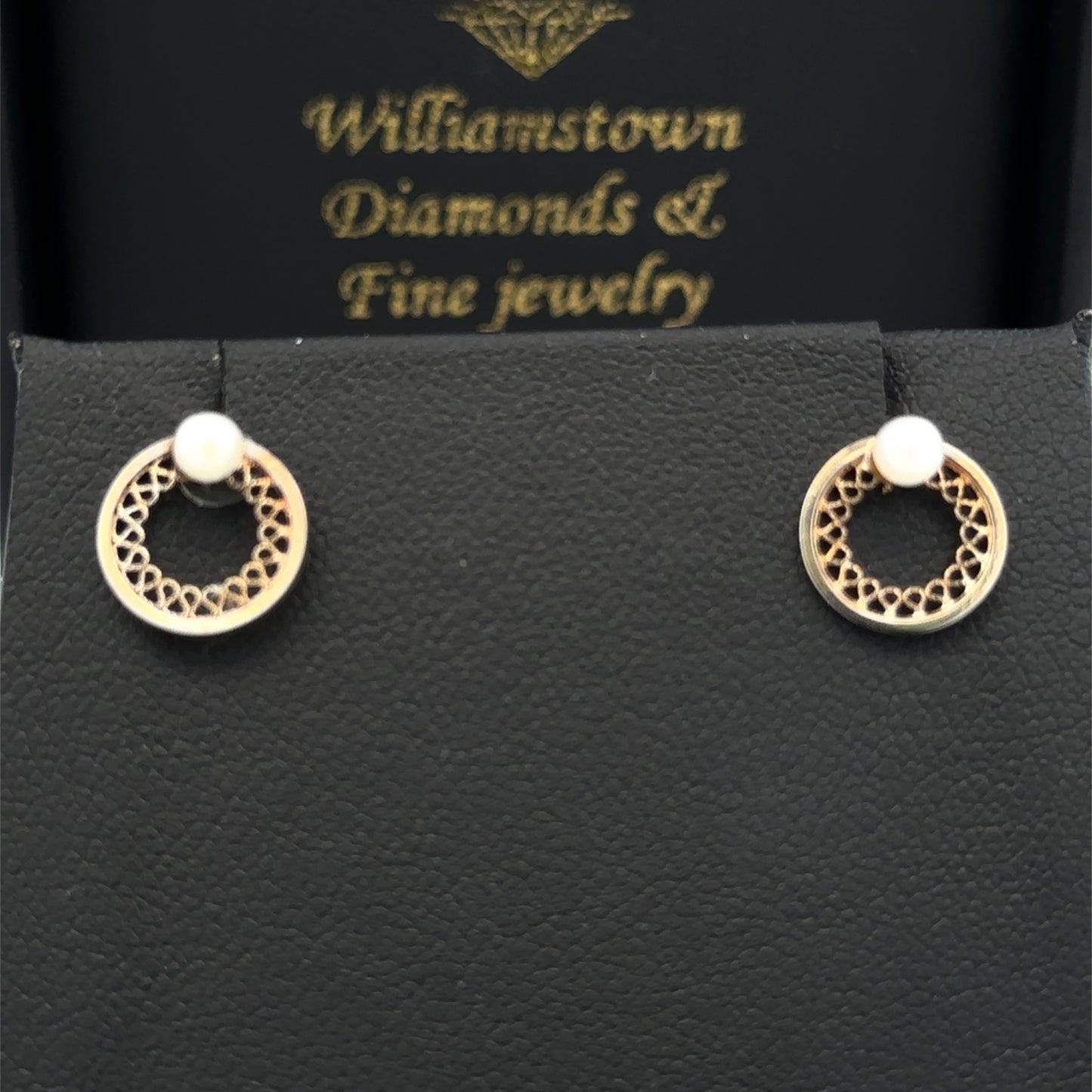 14kt yellow solid gold earrings vintage with pearl