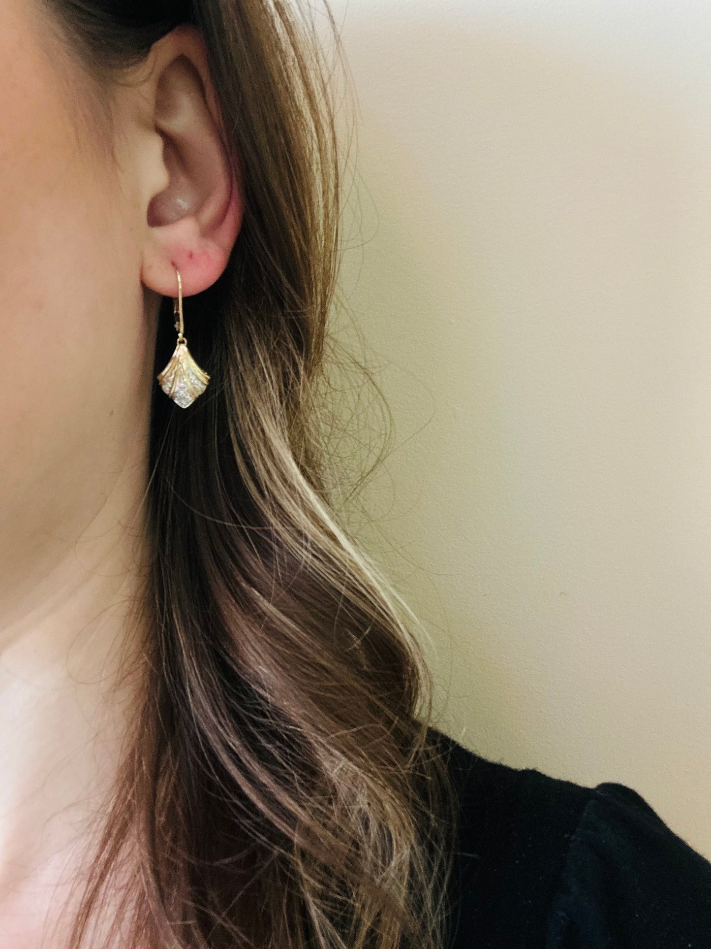 14kt yellow solid gold dangle earrings with diamonds pre-owned