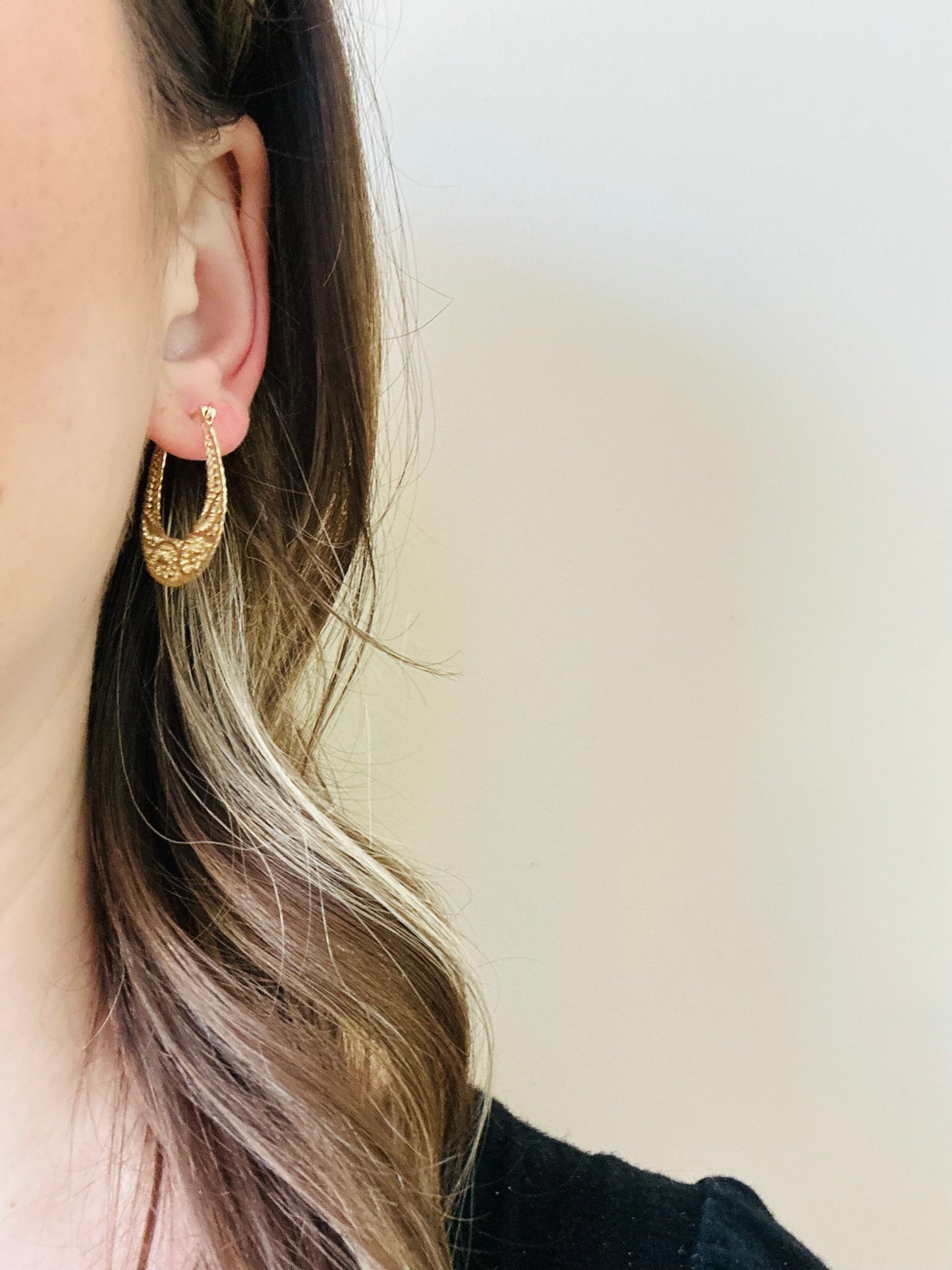 14kt yellow solid gold filigree hoop earrings vintage