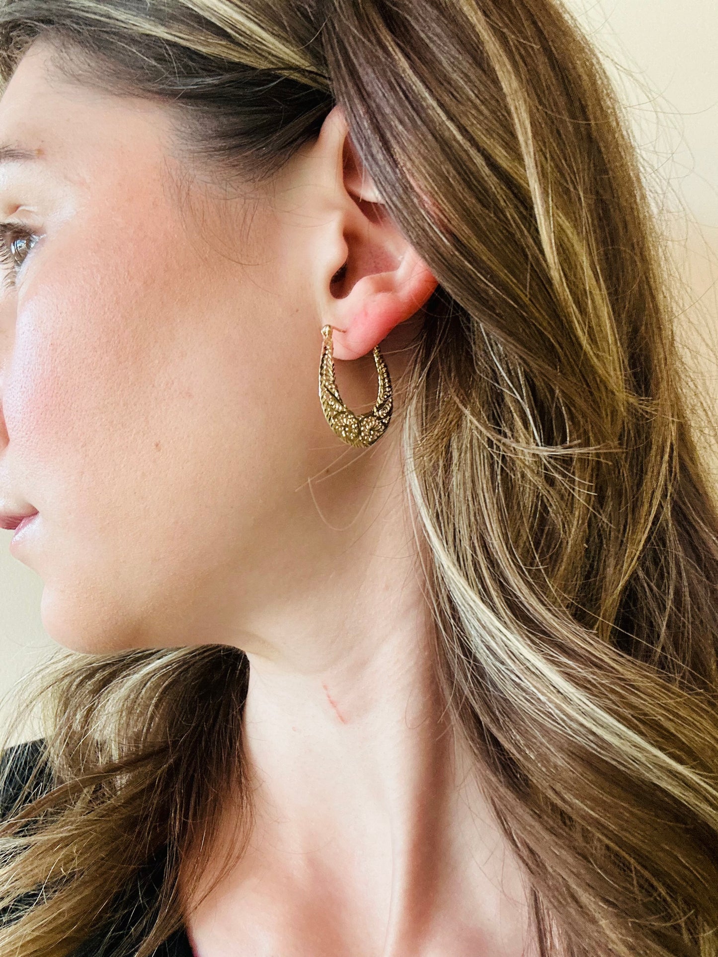 14kt yellow solid gold filigree hoop earrings vintage