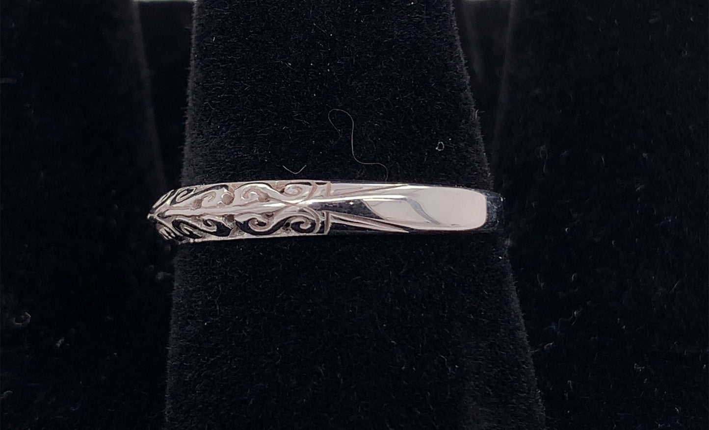 14KT White Gold Band Scroll Top